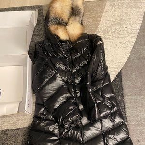 Brand New Women’s Moncler coat